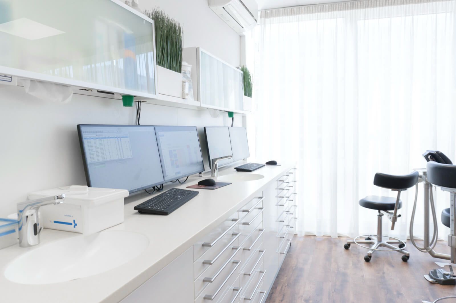 Kieferorthopäde Berlin Lichtenberg Behandlungszimmer